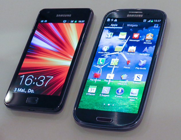 Das Super-Smartphone ist deutlich größer als sein Vorgänger (rechts) (Quelle: heise.de)